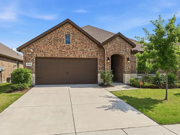 3949 Sidney Lane, Forney, TX 75126