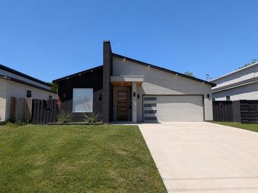2871 E Overton Road , Dallas, TX 75216