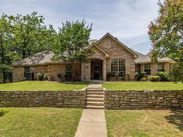 111 Florine Court, Hudson Oaks, TX 76087