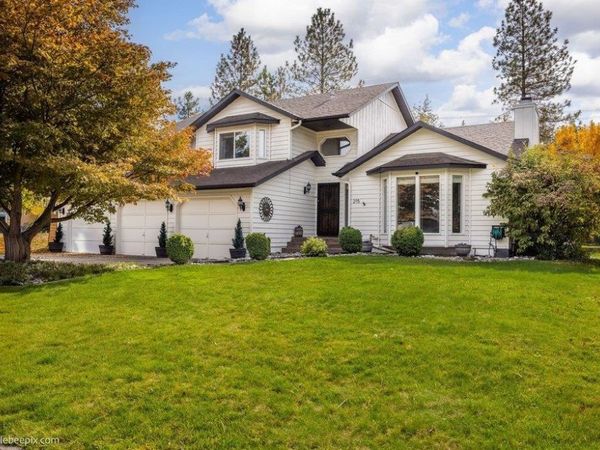 215 W Elcliff Ave, Spokane, WA 99218