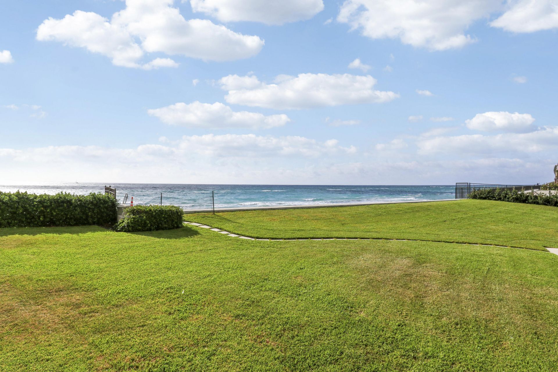5400 N Ocean Drive, Riviera Beach, FL 33404 Photo