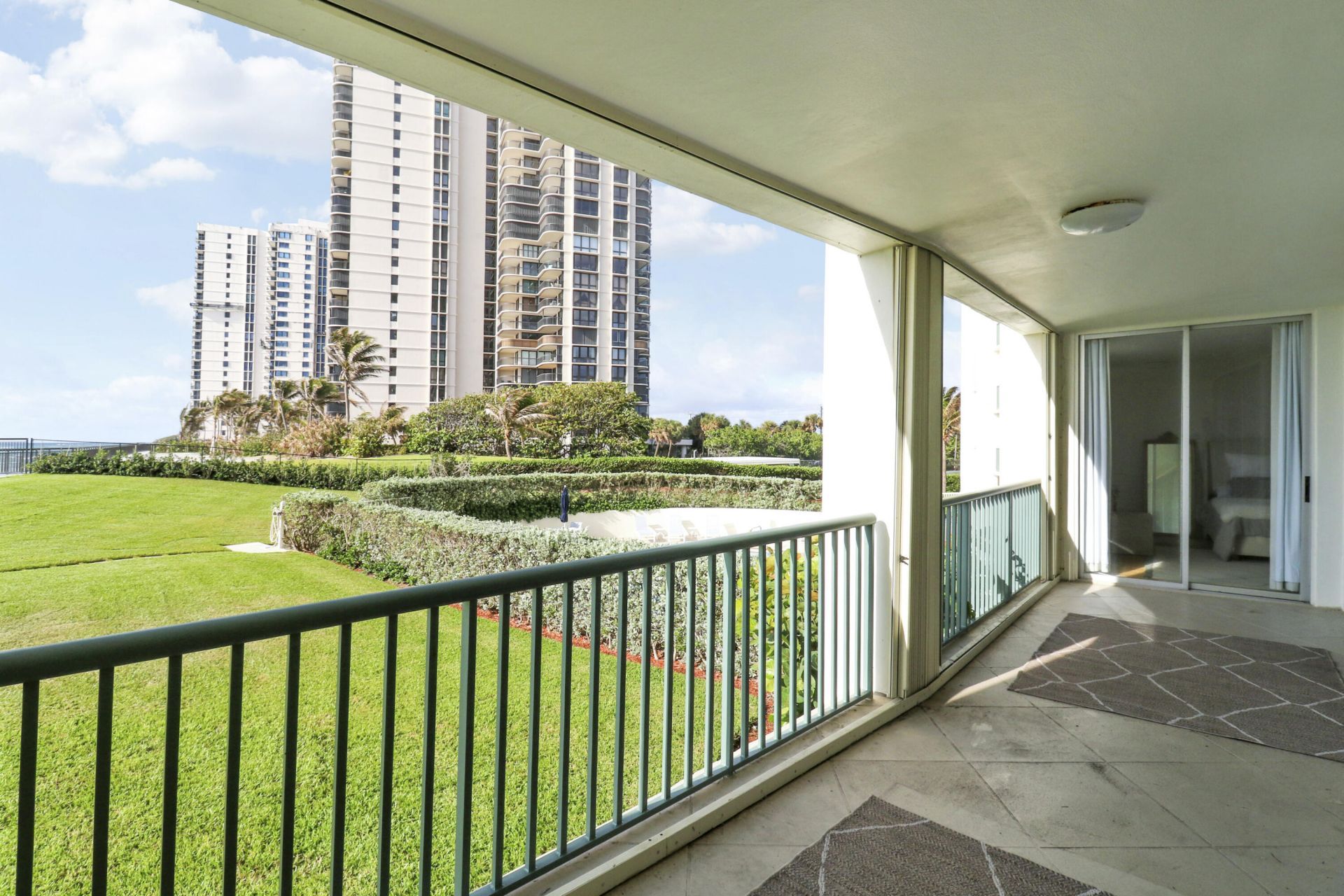 5400 N Ocean Drive, Riviera Beach, FL 33404 Photo