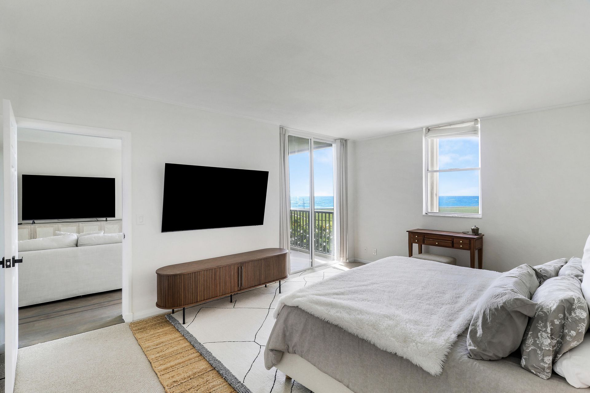 5400 N Ocean Drive, Riviera Beach, FL 33404 Photo