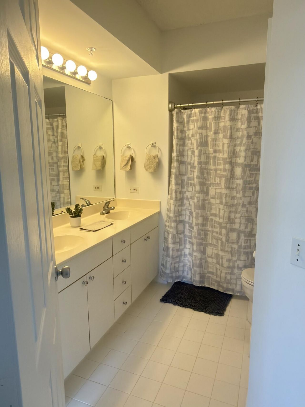 17100 N Bay Road, Unit 1911, Sunny Isles Beach, FL 33160 Photo