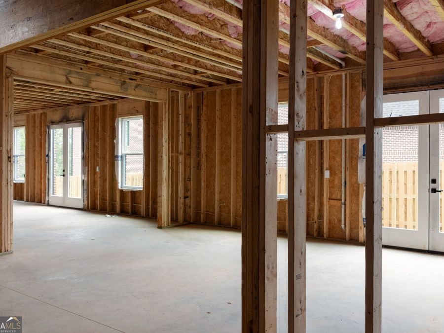 Property Image 100