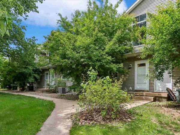 427 W Zeller Street, North Liberty, IA 51357