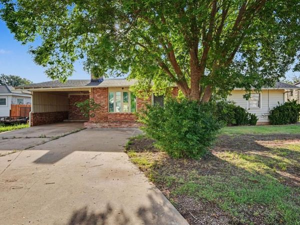 601 N Morton Street, Hollis, OK 73550