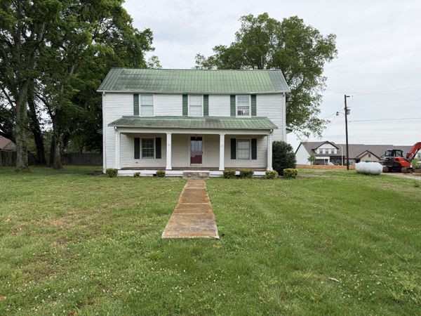 1310 Veterans Pkwy , Murfreesboro, TN 37128