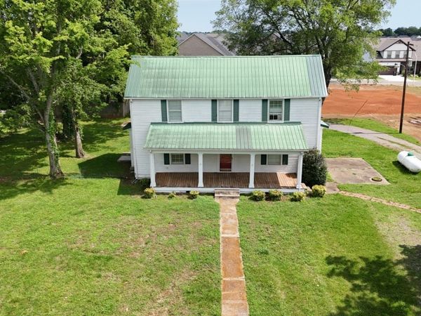 1310 Veterans Pkwy , Murfreesboro, TN 37128