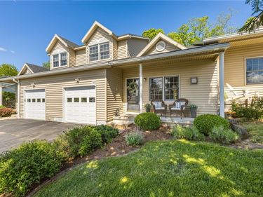 1320 Courtney Dr , Victor, NY 14564