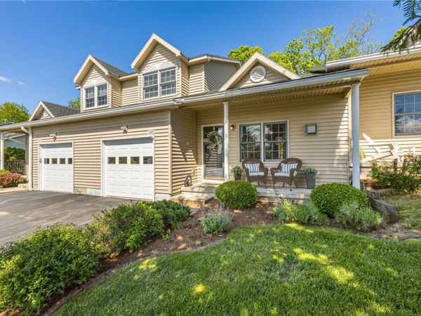 1320 Courtney Dr , Victor, NY 14564