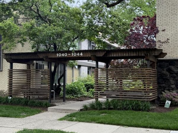 1044 ONTARIO Street, Unit 1C, Oak Park, IL 60302
