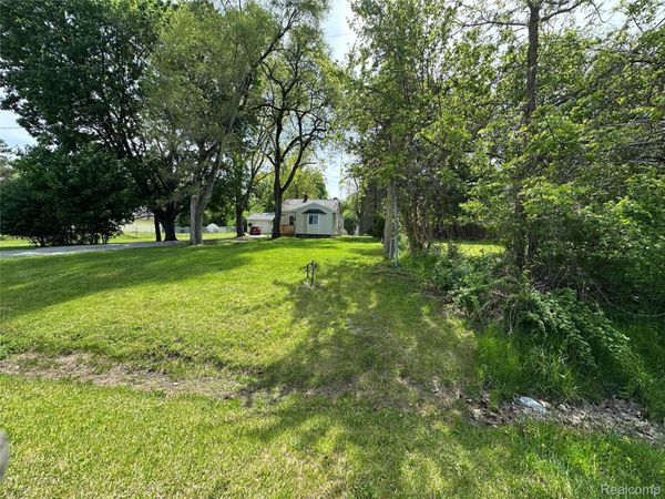 6161 River Road, Flushing, Mi 48433