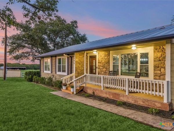 295 Mcknight Road, Seguin, TX 78155