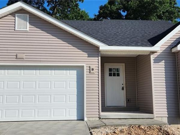 1965 Magnolia Way , Pevely, MO 63070
