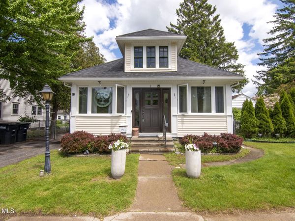 2 Ritchie Place, Saratoga Springs, NY 12866