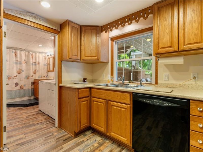 11385 William Penn Avenue NE, Hartville, OH 44632 Photo 32