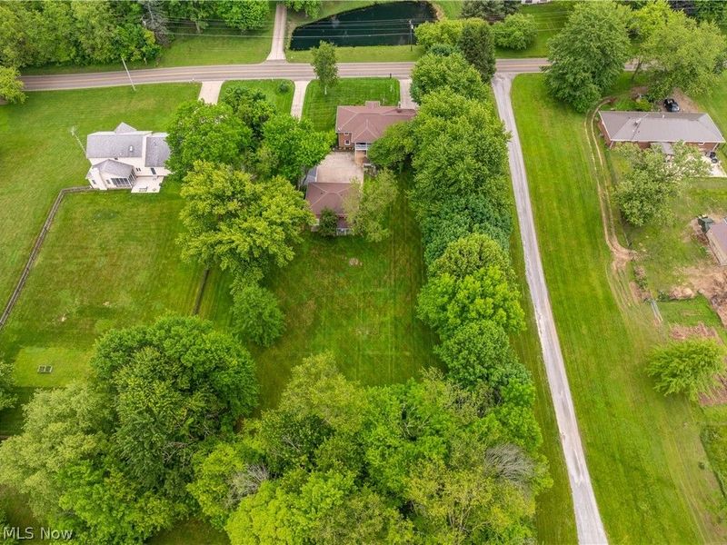 11385 William Penn Avenue NE, Hartville, OH 44632 Photo 4