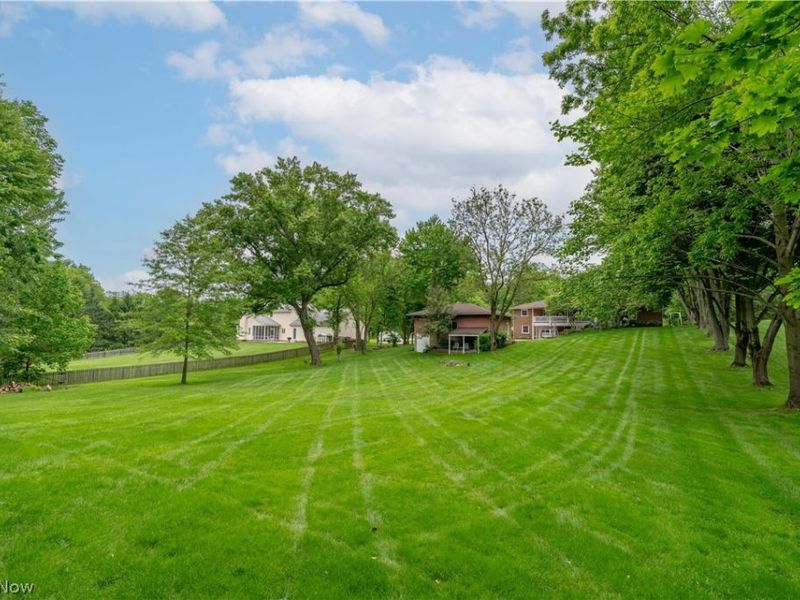 11385 William Penn Avenue NE, Hartville, OH 44632 Photo 8