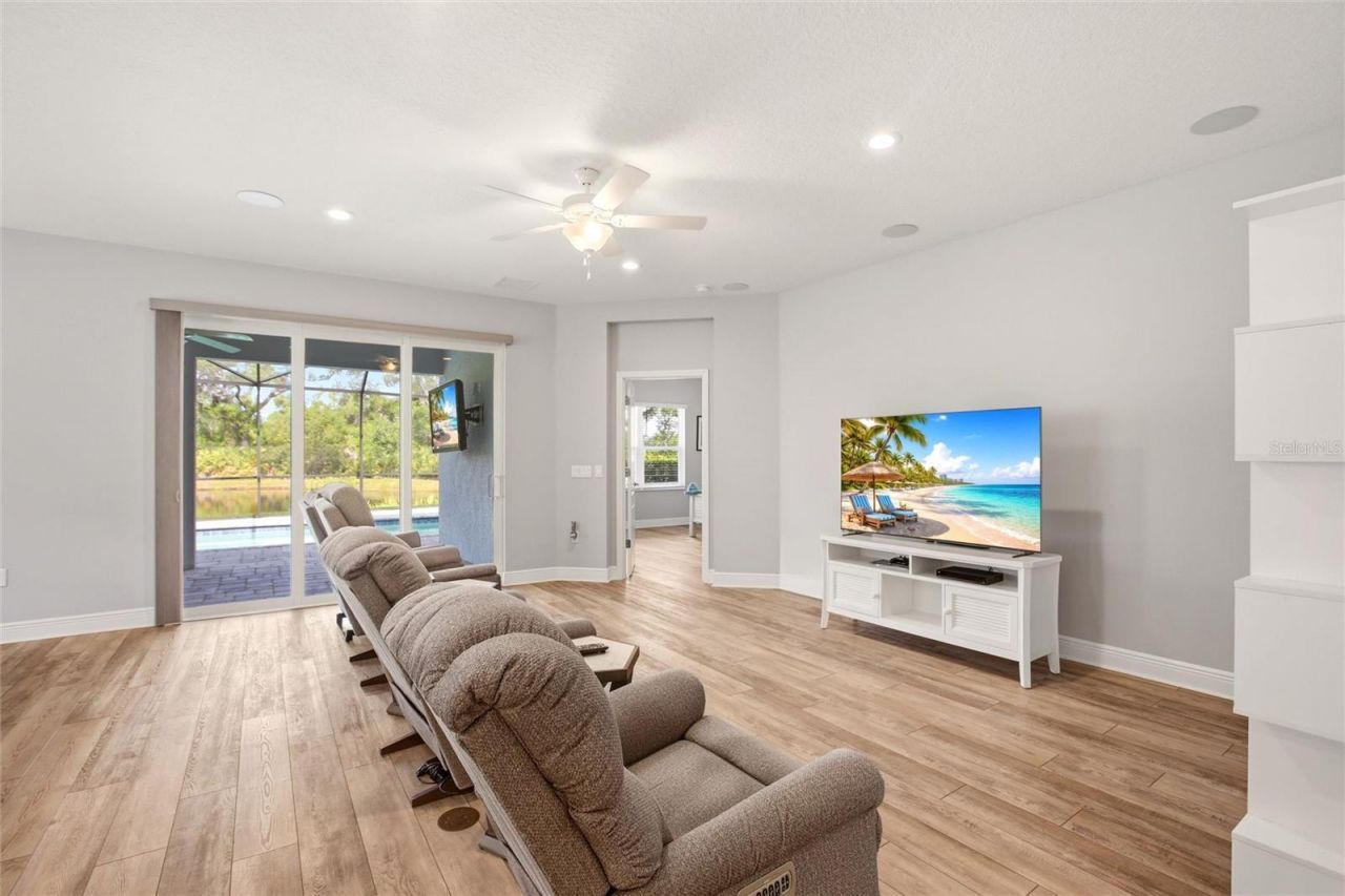 7545 Ridgelake Circle, Bradenton, FL 34203 Photo