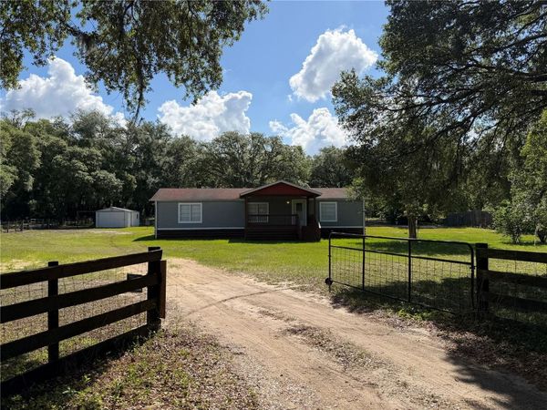 30842 ROUND LAKE ROAD , MOUNT DORA, FL 32757