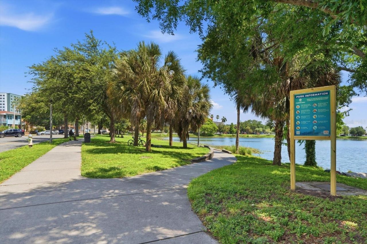 132 Mirror Lake, Unit 403, Saint Petersburg, FL 33701 Photo
