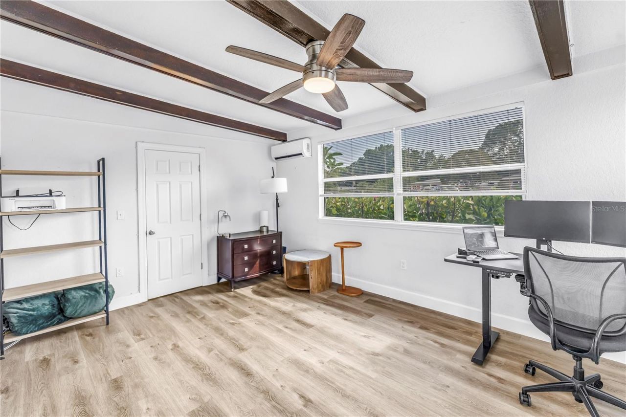 7599 Meadowlawn Drive N, Saint Petersburg, FL 33702 Photo