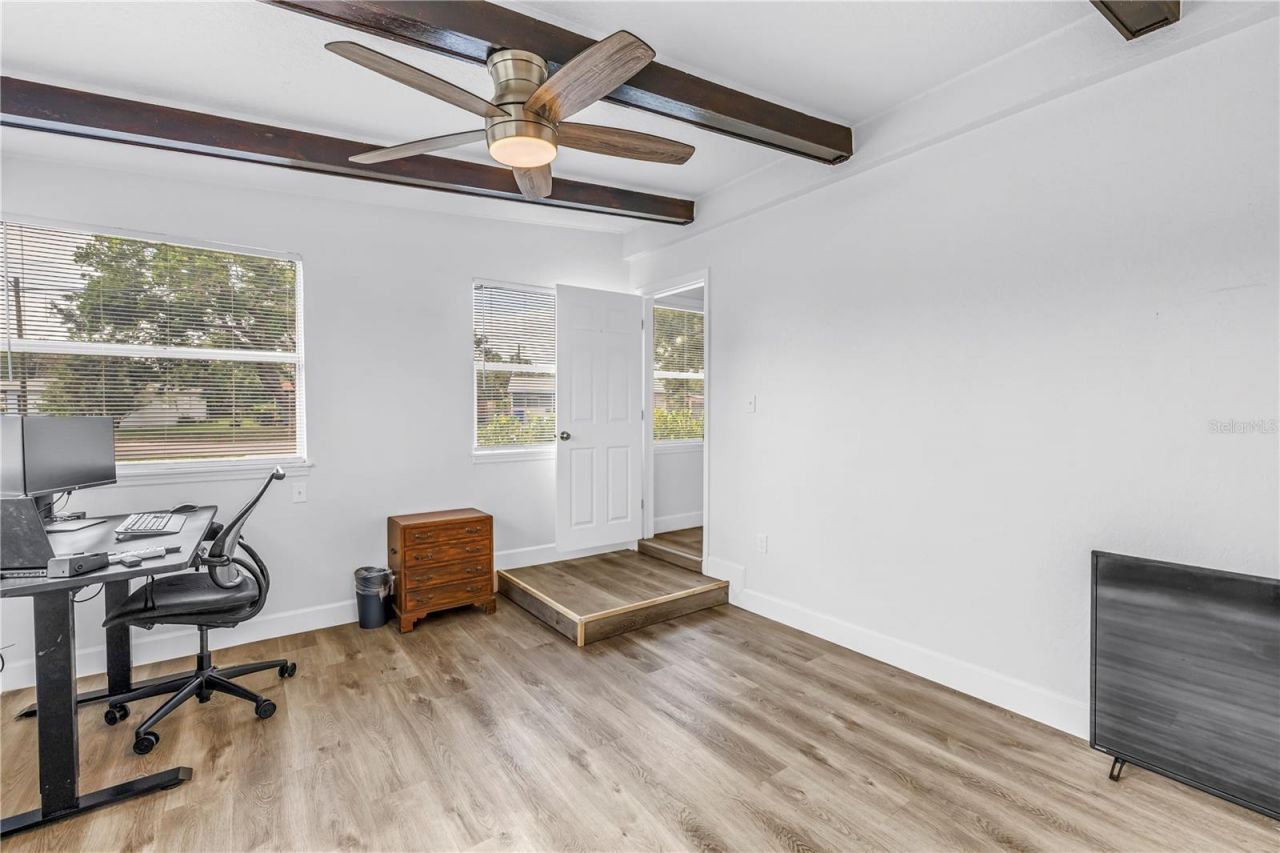 7599 Meadowlawn Drive N, Saint Petersburg, FL 33702 Photo