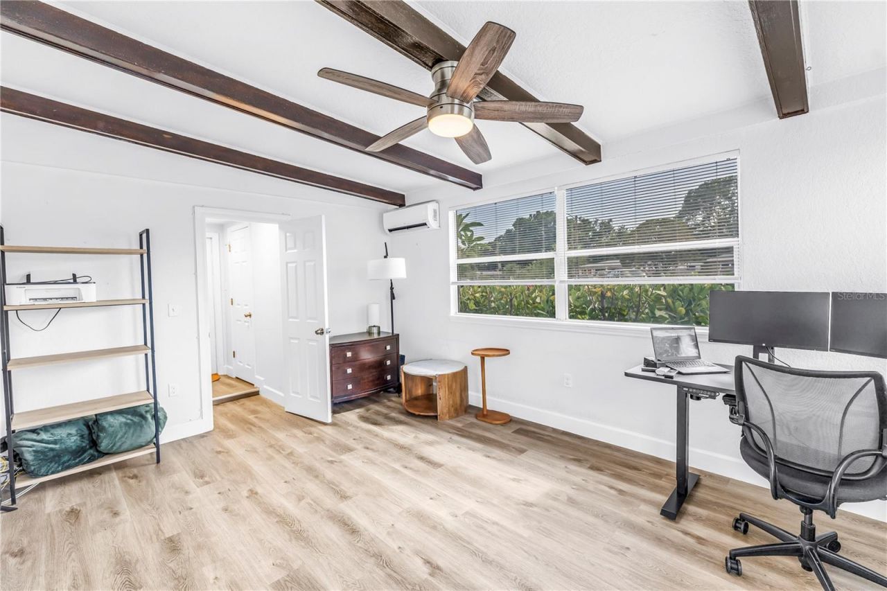 7599 Meadowlawn Drive N, Saint Petersburg, FL 33702 Photo