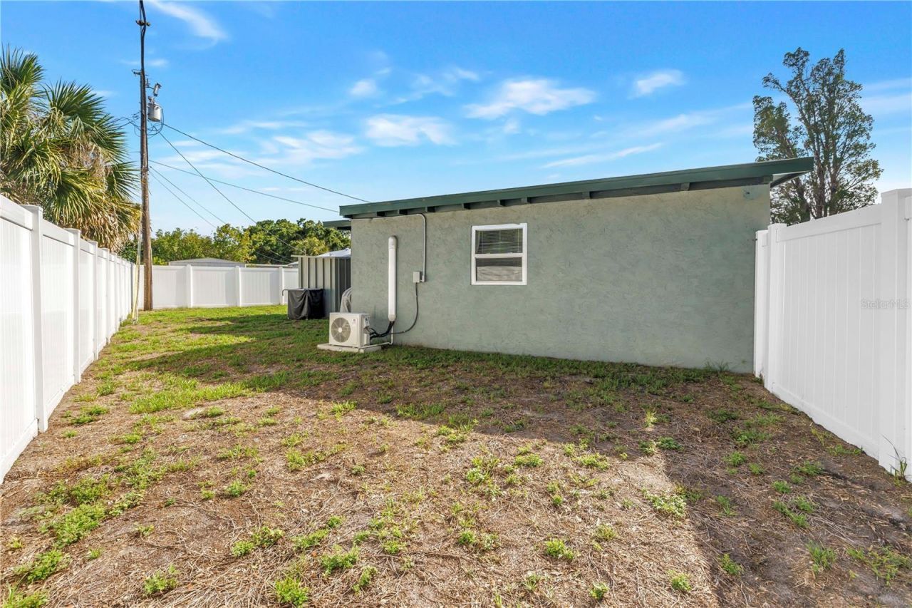 7599 Meadowlawn Drive N, Saint Petersburg, FL 33702 Photo