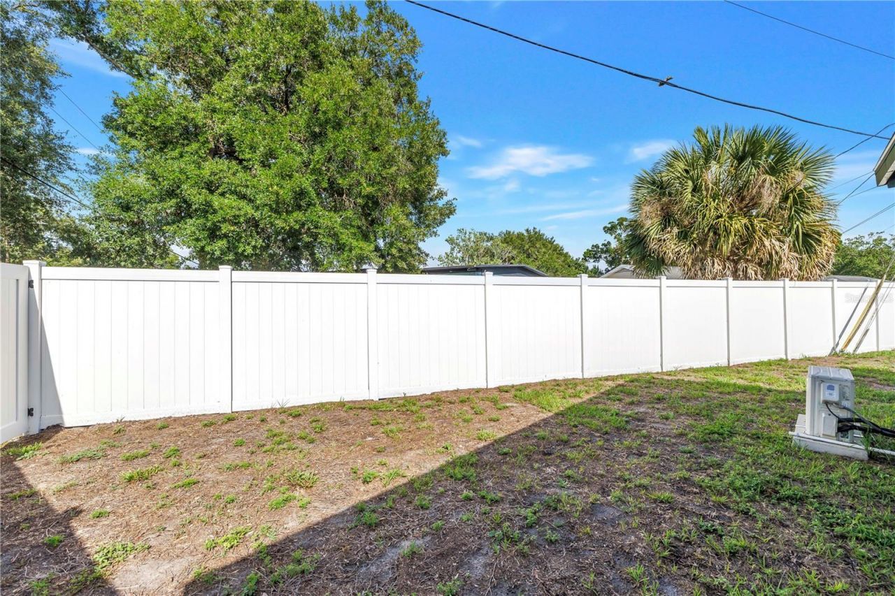 7599 Meadowlawn Drive N, Saint Petersburg, FL 33702 Photo