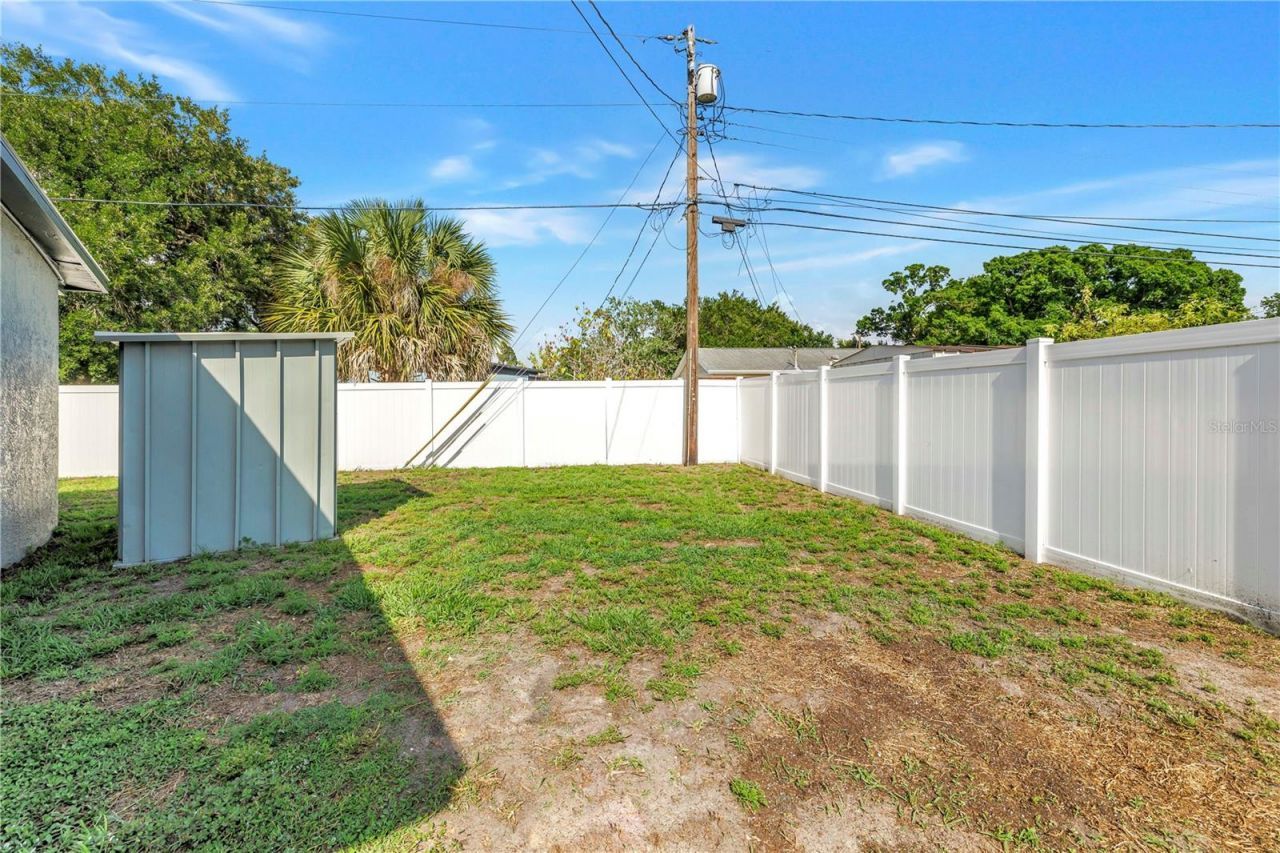 7599 Meadowlawn Drive N, Saint Petersburg, FL 33702 Photo