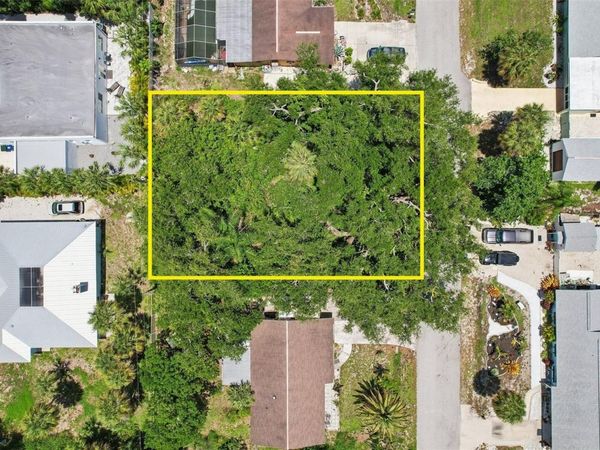 AVALON ROAD , VENICE, FL 34293