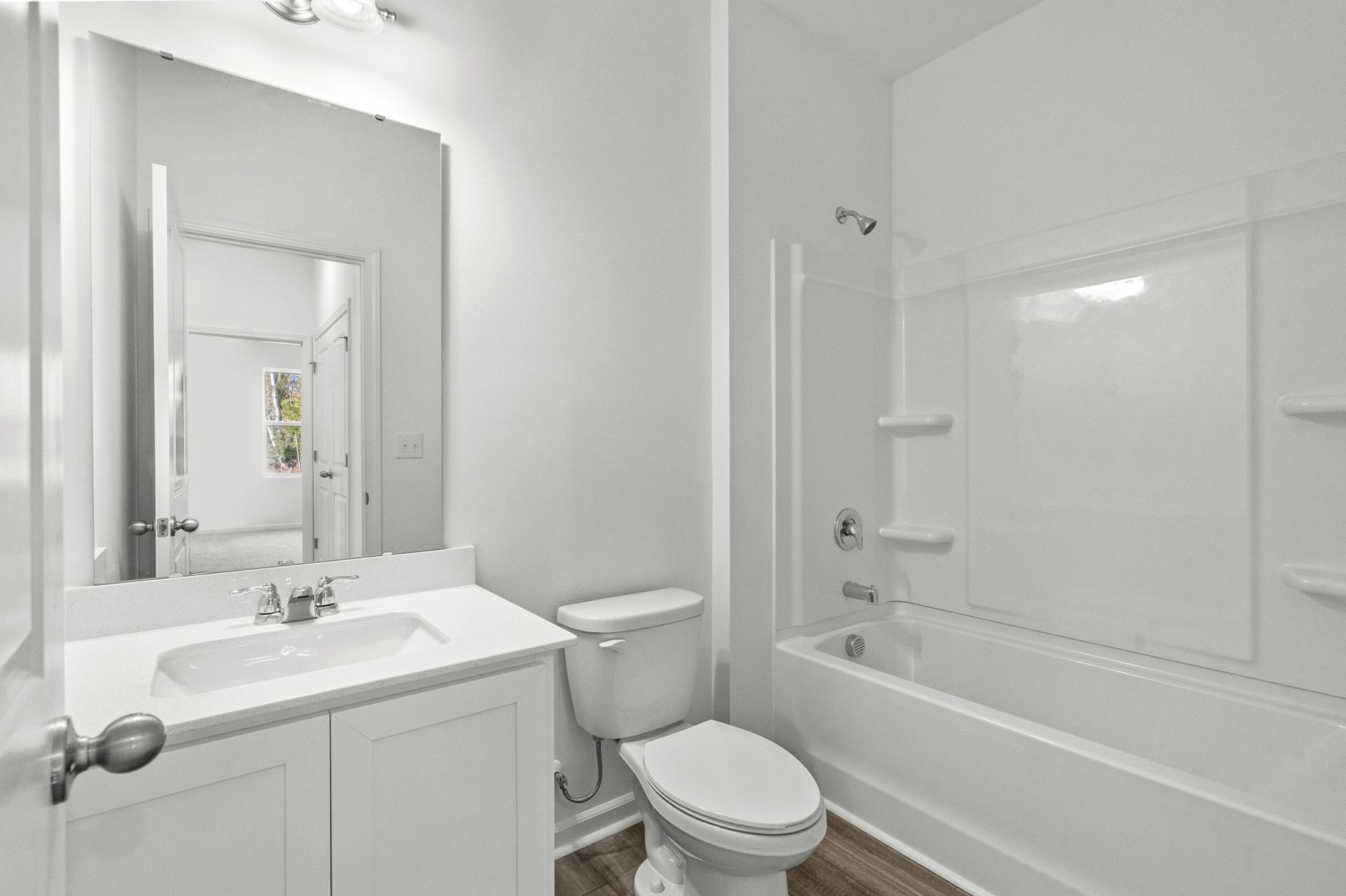 279 Phoenix Drive Photo 9
