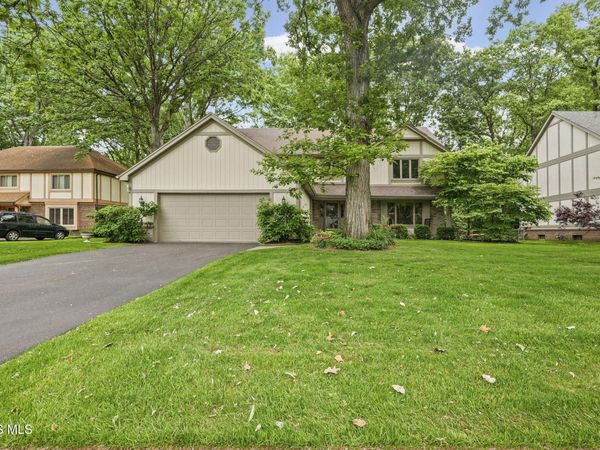 2736 Joelle Drive, Toledo, OH 43617