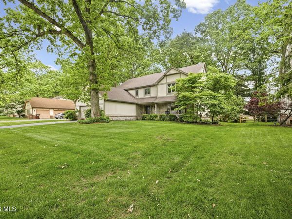 2736 Joelle Drive, Toledo, OH 43617