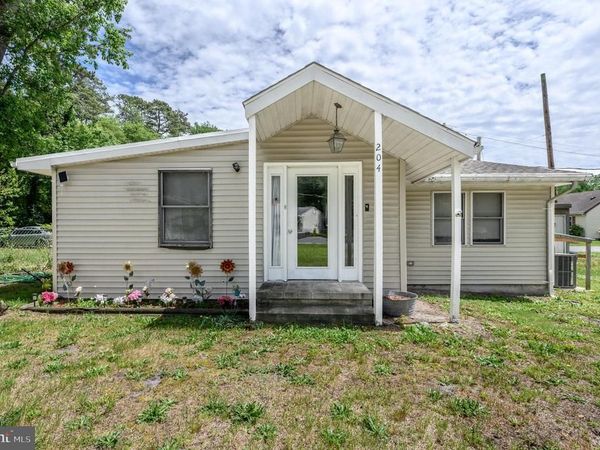 204 E LAKESHORE DRIVE , BROWNS MILLS, NJ 08015