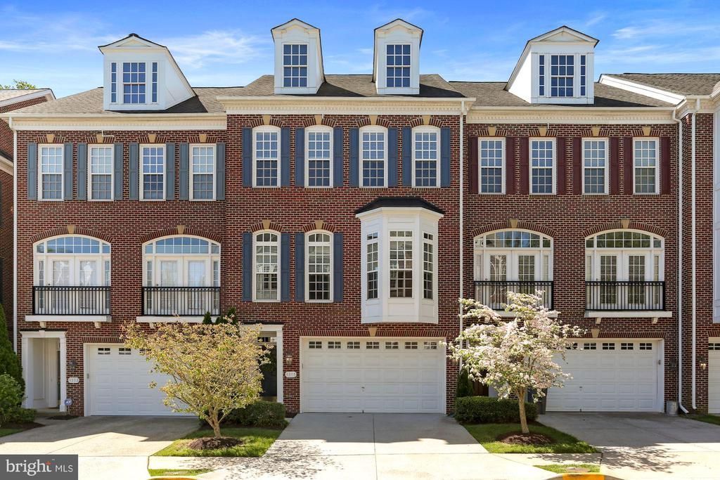 4395 Patriot Park Court, Fairfax, VA 22030 Main Photo