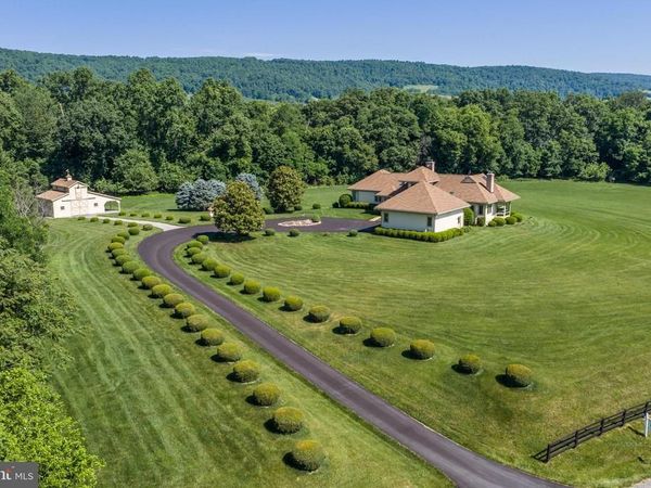 18291 CALUMET LN, BLUEMONT, VA 20135