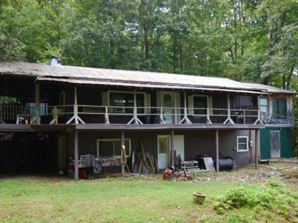 1464 Marsh Creek Rd, Linden, TN 37096