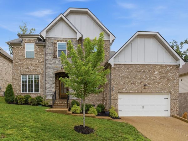 8045 Still Spring Ridge Dr , Nashville, TN 37221