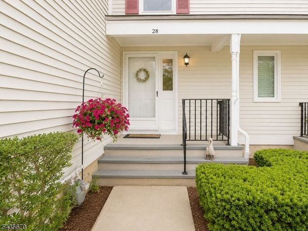 28 Aberdeen Drive, Mendham, NJ 07945