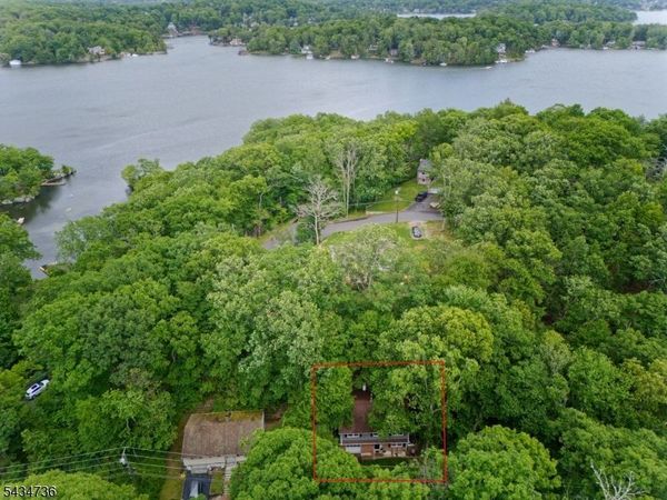432 Lakeside Ave, Hopatcong, NJ 07821