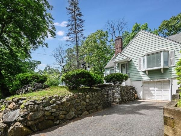 111 Jackson Ave, Wayne, NJ 07470