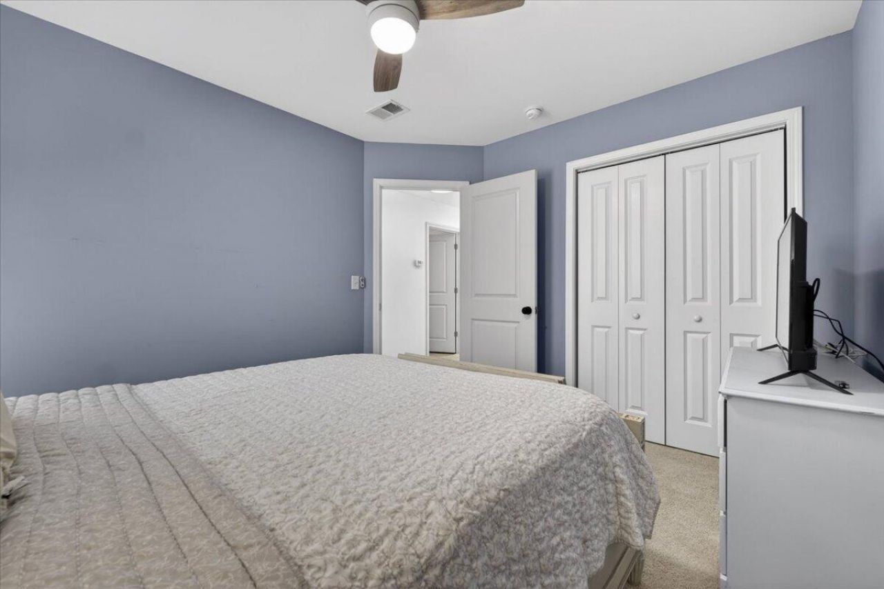 1804 Towne Street Photo 23