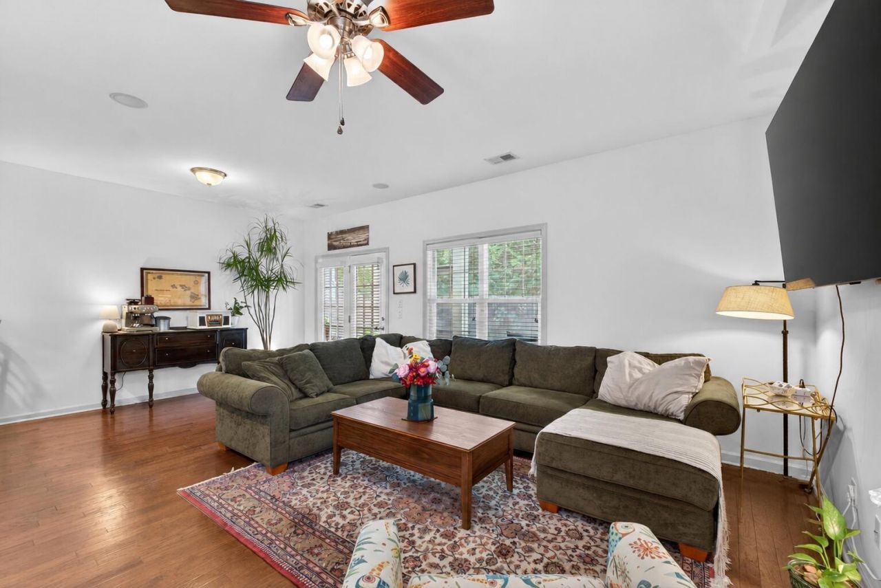1804 Towne Street Photo 6