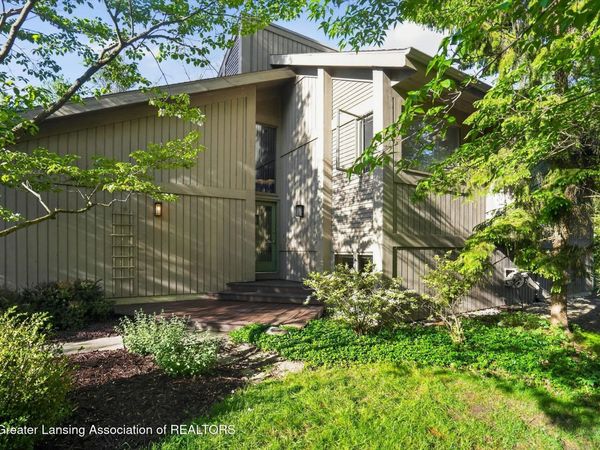 6134 Oak Park Trail, Haslett, MI 48840