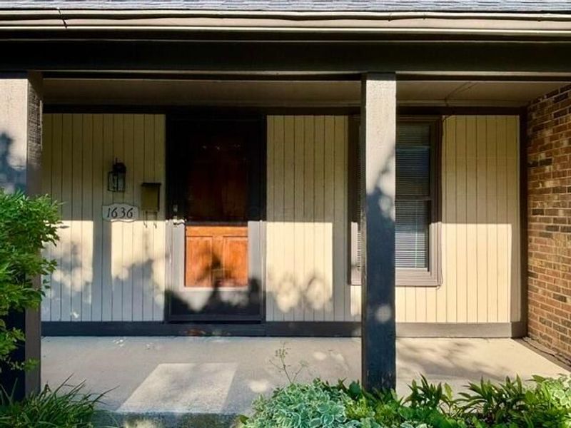 1636 Cindy Court , Columbus, OH 43232 Photo 2