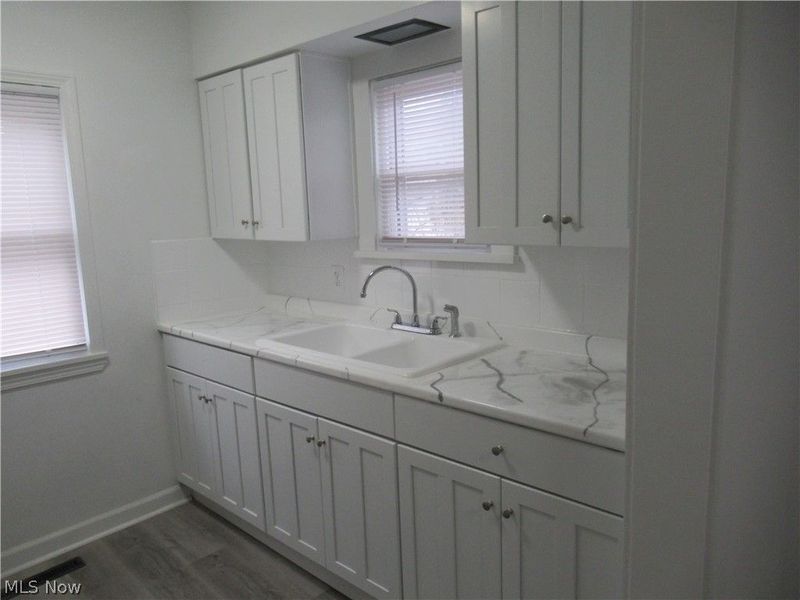 5112 Haverford Drive , Lyndhurst, OH 44124 Photo 5