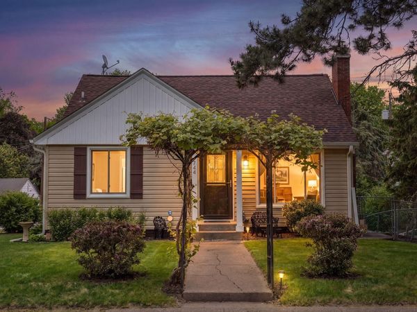 2744 Zenith Avenue N, Robbinsdale, MN 55422